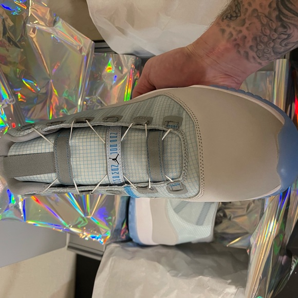 Jordan 11 Adapt - Picture 2 of 16